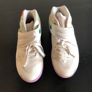 Kyrie basketball shoes